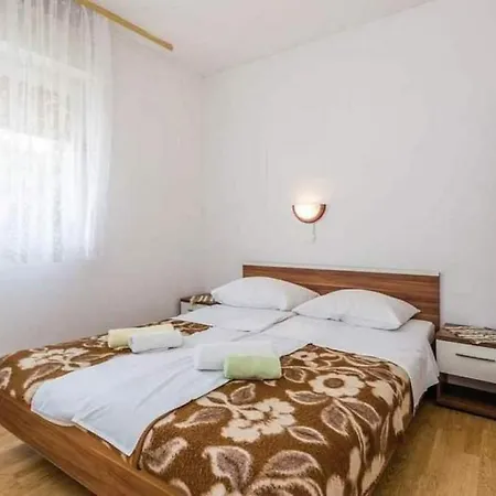 Apartment With A Parking Space Barbat, Rab - 22498