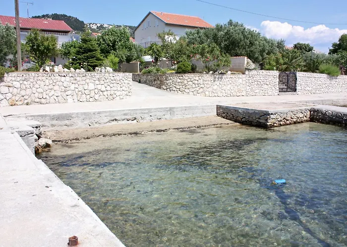 Apartamento With Parking Space Barbat, Rab - 22498 *